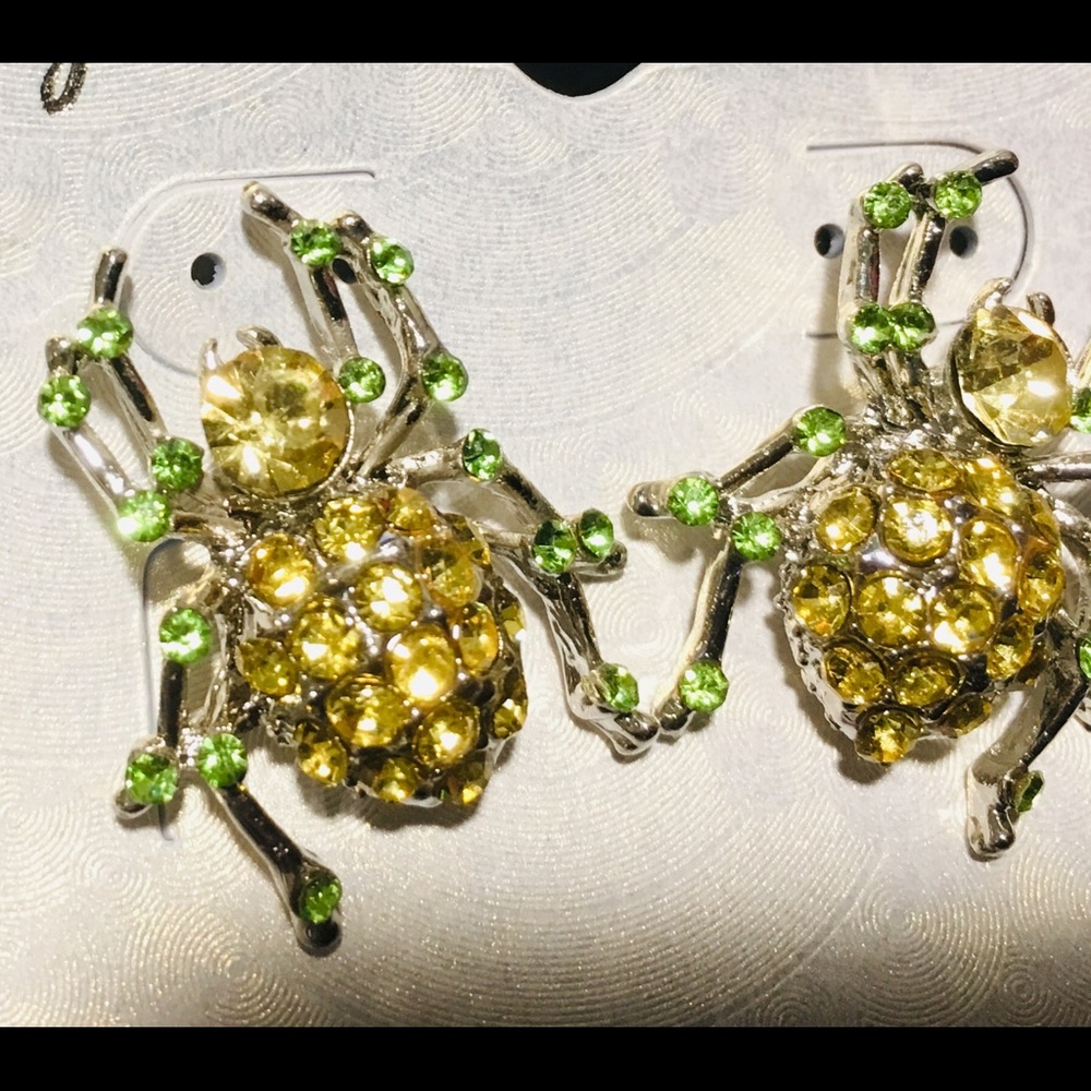 Cute as a bug! Post earrings